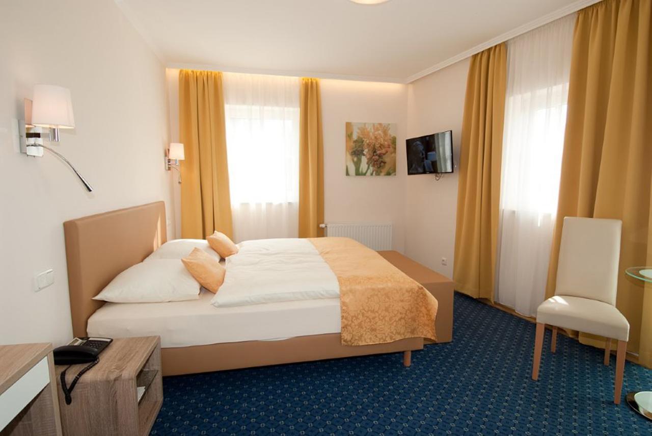שרדינג Hotel Biedermeier Hof מראה חיצוני תמונה